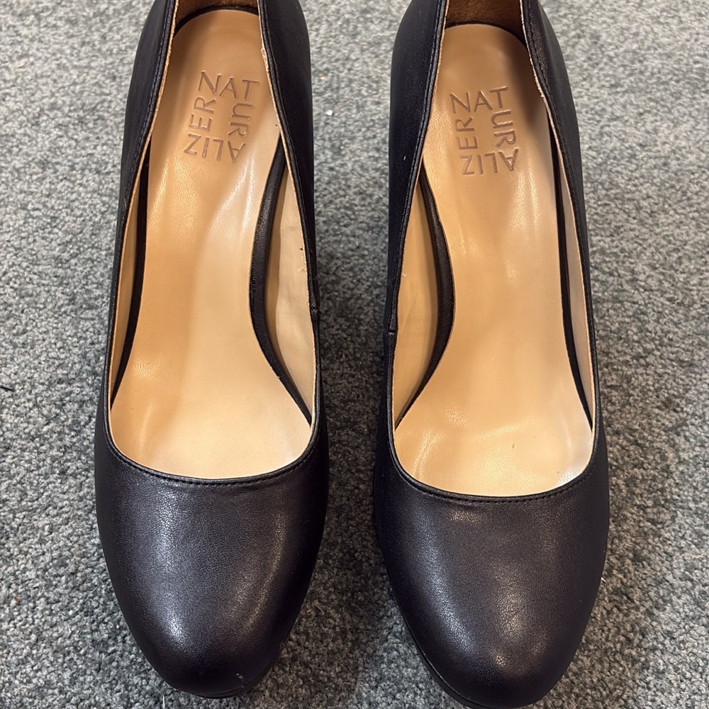 Naturalizer Black Leather Heels